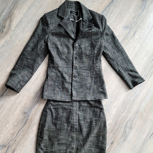 Women's Suit Skirt and Blazer - Picture 1 of 5